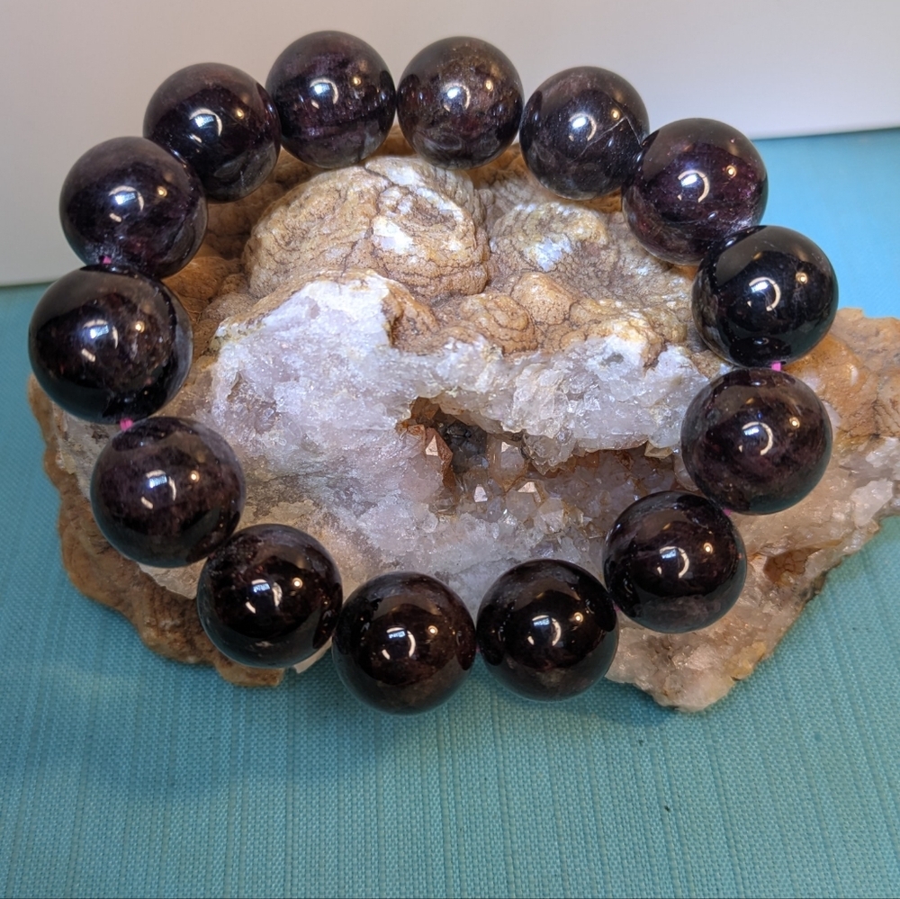 Big bold 15mm bead garnet bracelet